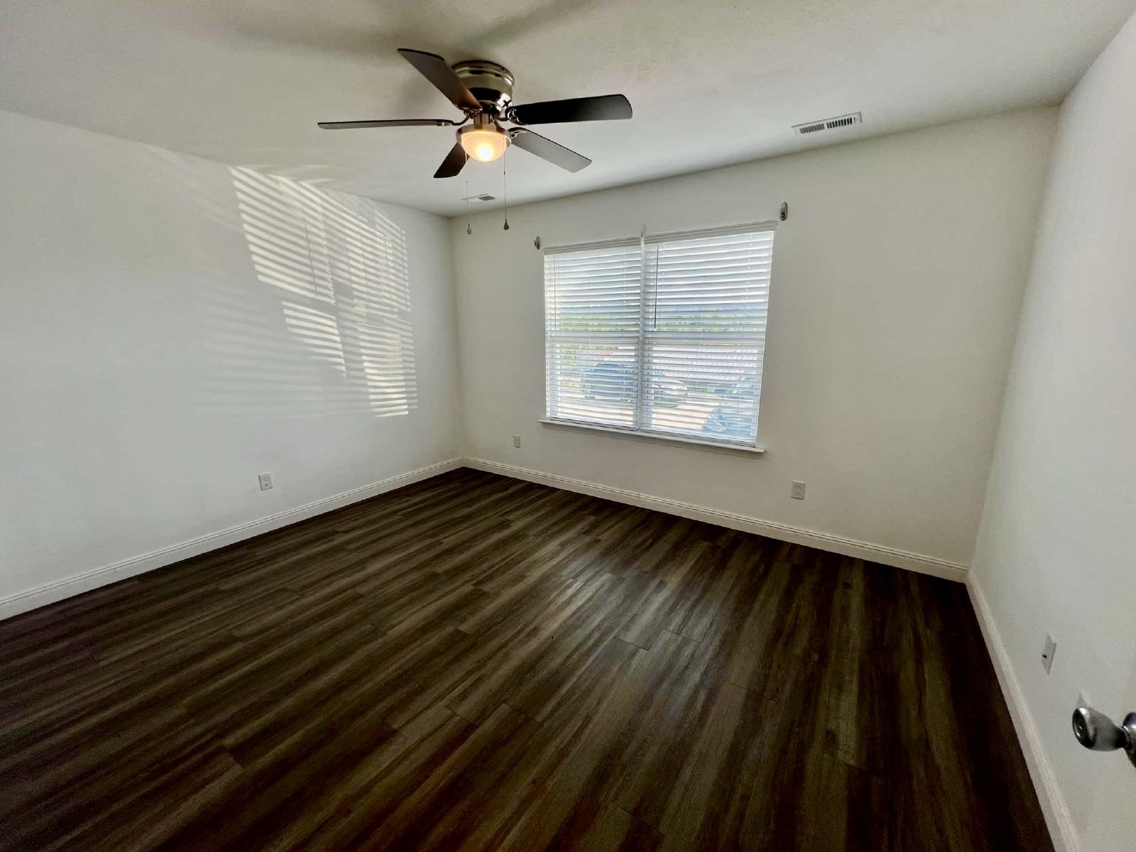 2 Bed, 1 Bath Luxury Townhomes in Woodbury! property image