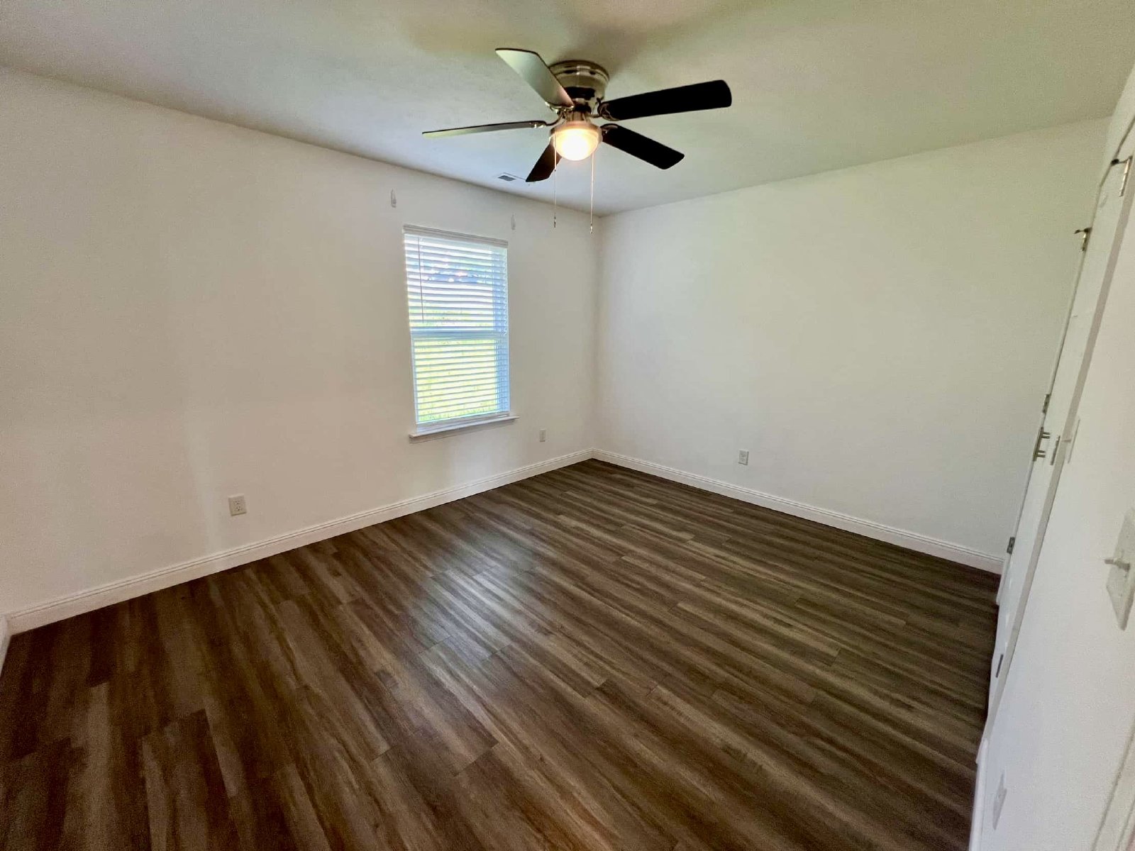 2 Bed, 1 Bath Luxury Townhomes in Woodbury! property image