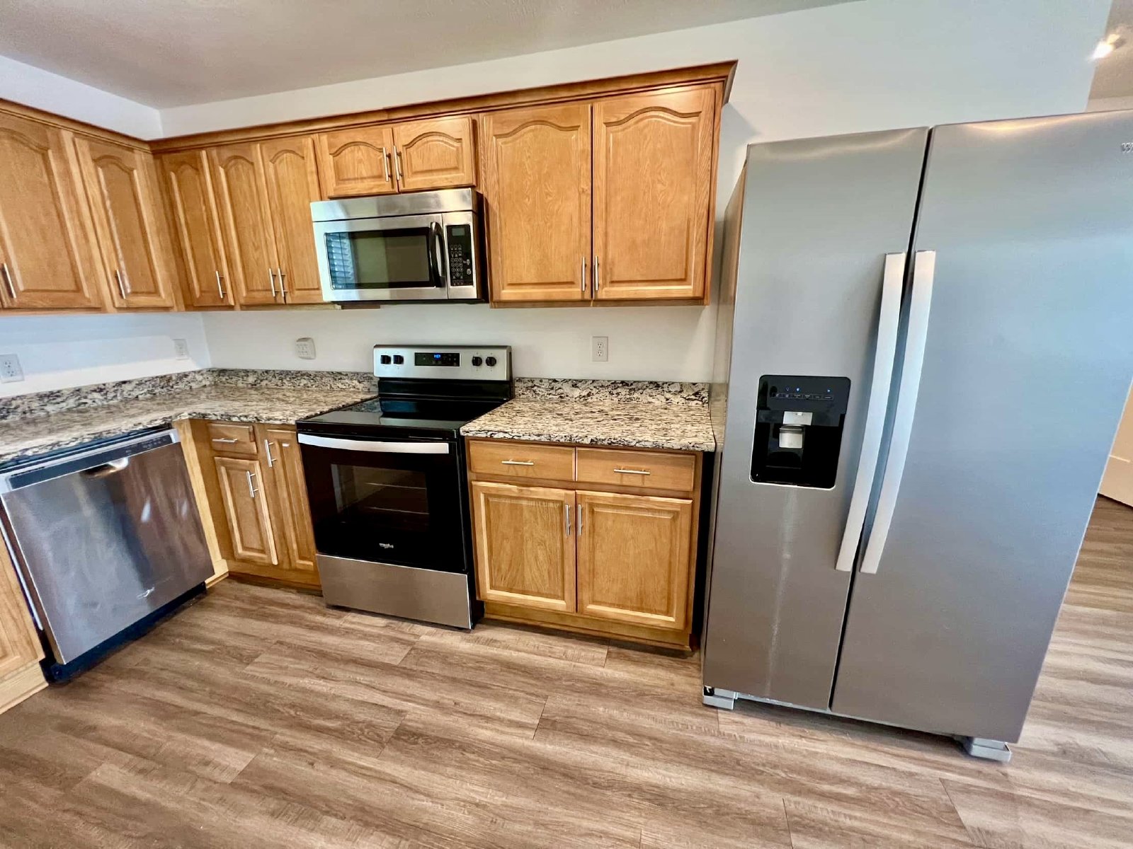 2 Bed, 1 Bath Luxury Townhomes in Woodbury! property image
