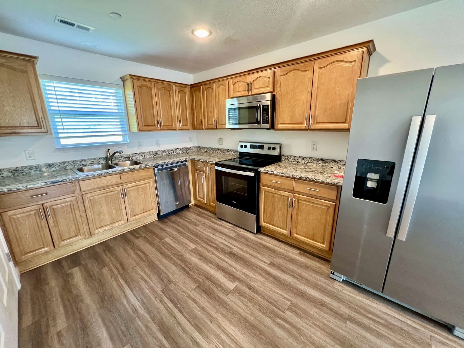 2 Bed, 1 Bath Luxury Townhomes in Woodbury! property image