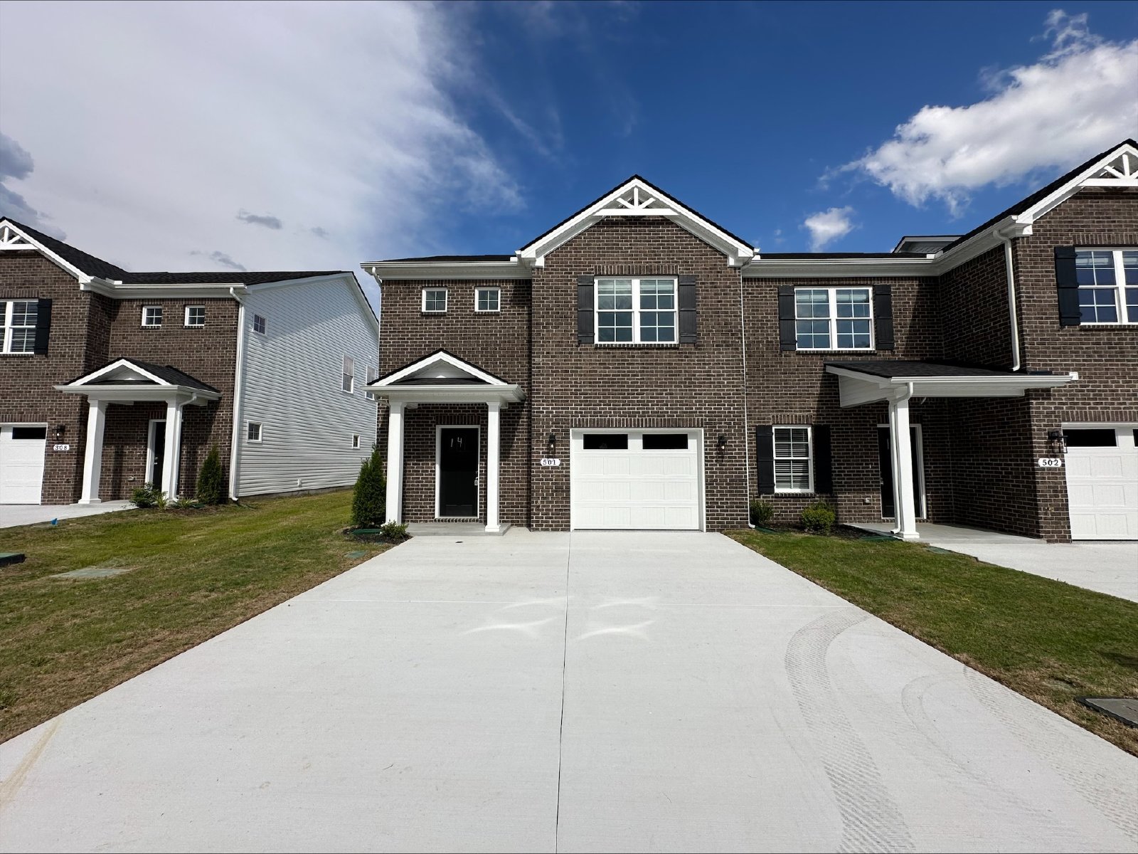 BRAND NEW Beautiful 3 Bed 2.5 Bath Townhouse Near The Heart Of Shelbyville property image