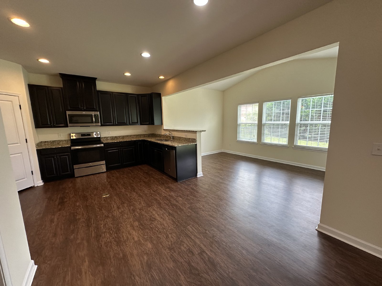 Charming 3BR 2.5BA Home Within Walking Distance To Wilco. Rec Center property image