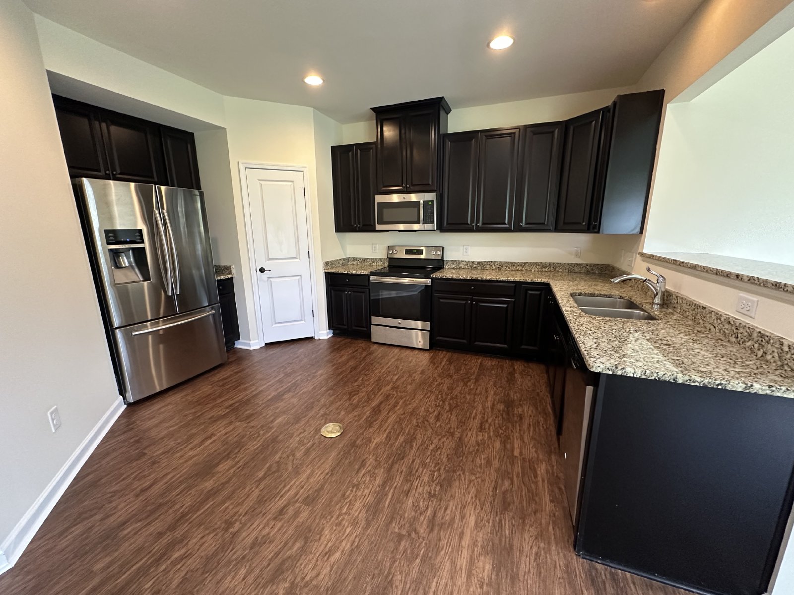 Charming 3BR 2.5BA Home Within Walking Distance To Wilco. Rec Center property image