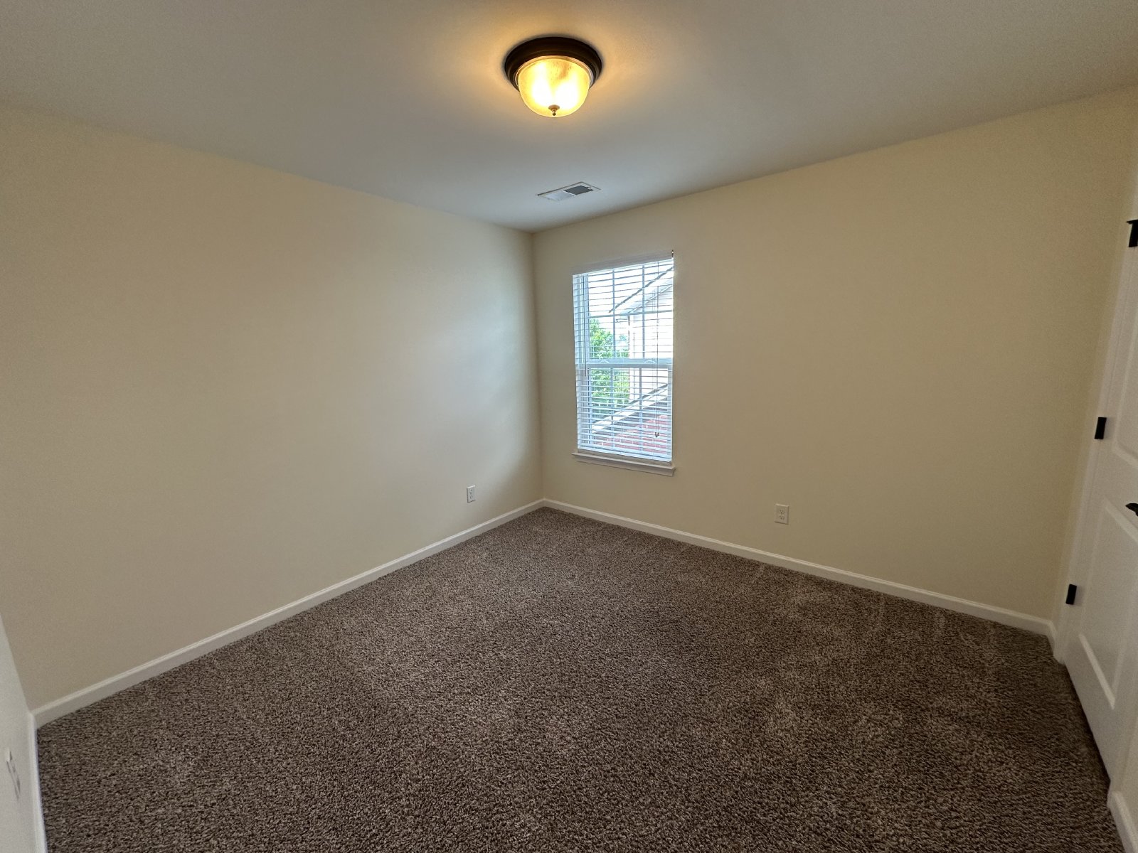 Charming 3BR 2.5BA Home Within Walking Distance To Wilco. Rec Center property image