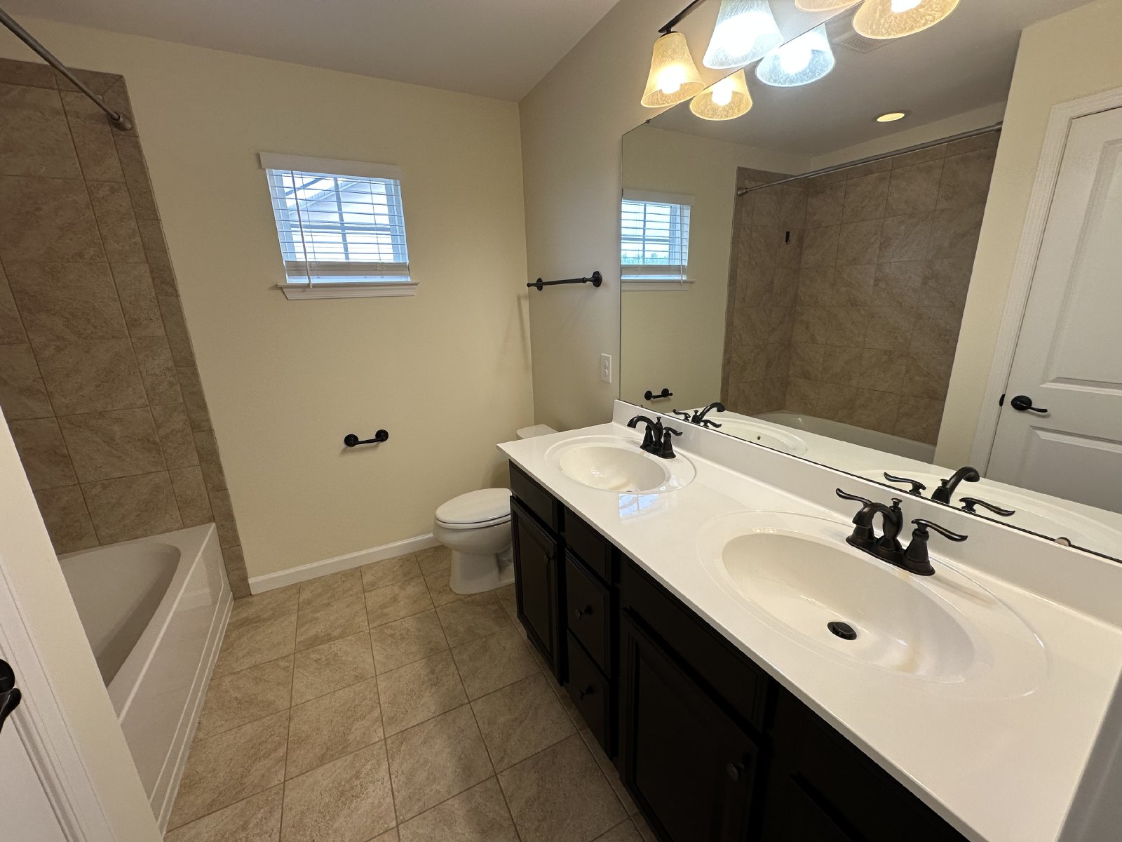 Charming 3BR 2.5BA Home Within Walking Distance To Wilco. Rec Center property image