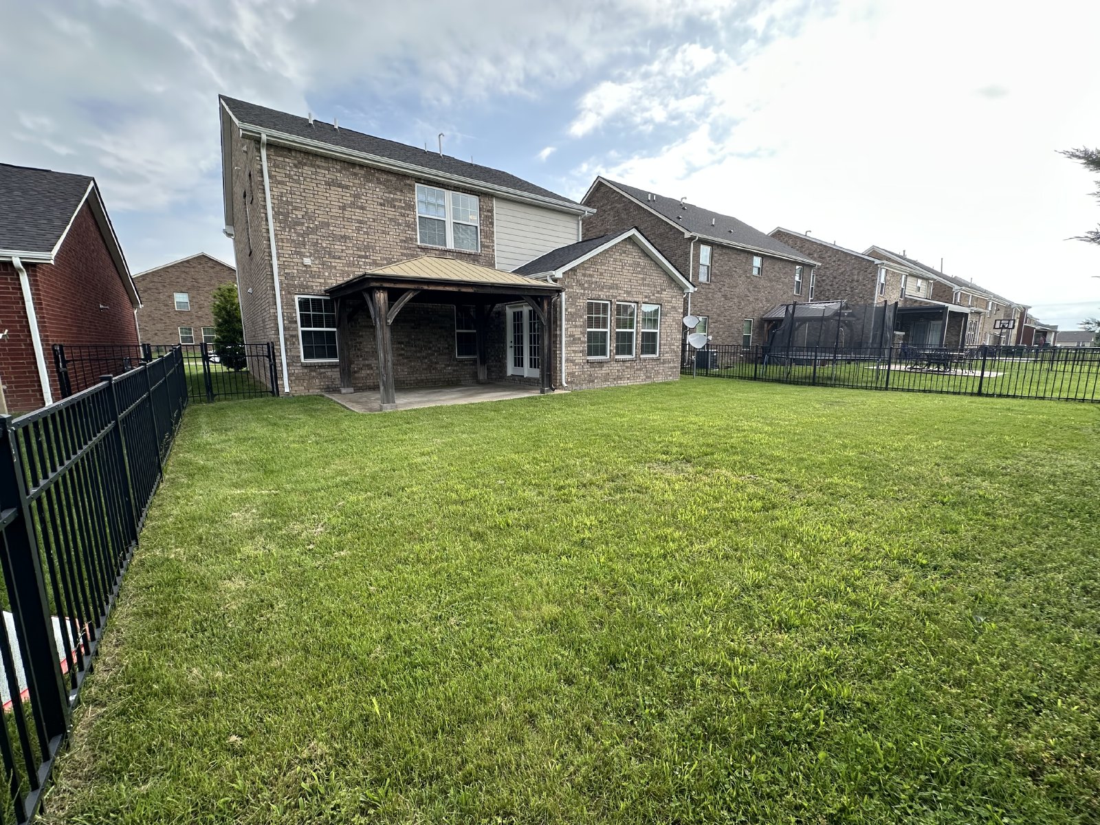 Charming 3BR 2.5BA Home Within Walking Distance To Wilco. Rec Center property image
