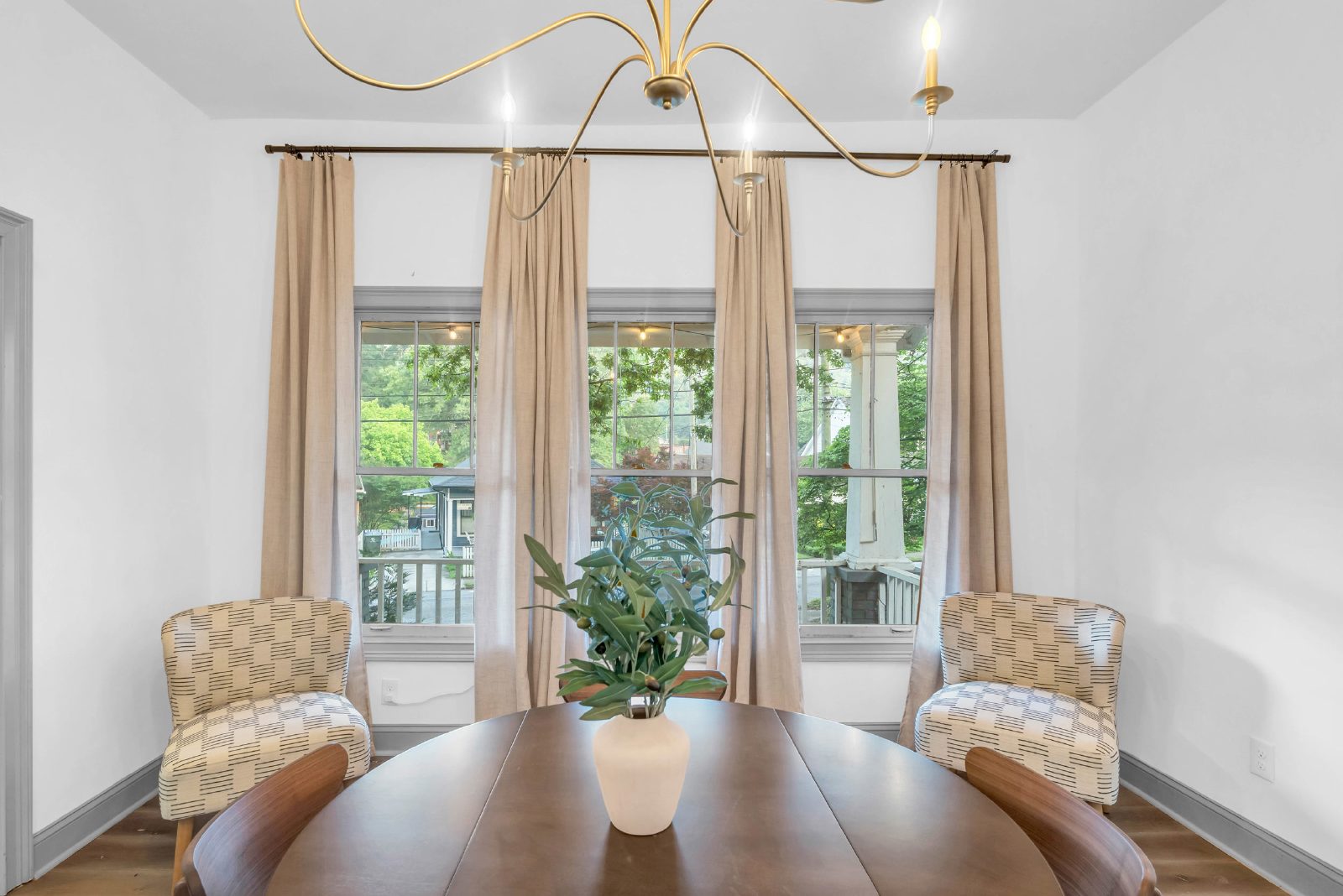 Charming 1920s Gem in the Heart of St. Elmo – 3 Beds, 2 Baths, Fenced Backyard & Oversized Driveway property image