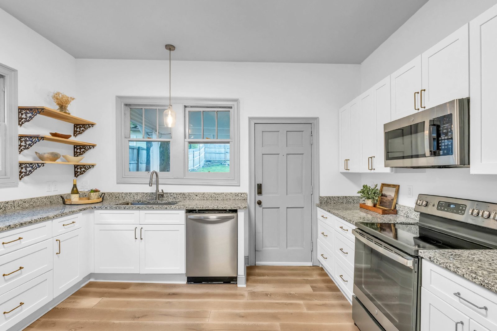 Charming 1920s Gem in the Heart of St. Elmo – 3 Beds, 2 Baths, Fenced Backyard & Oversized Driveway property image