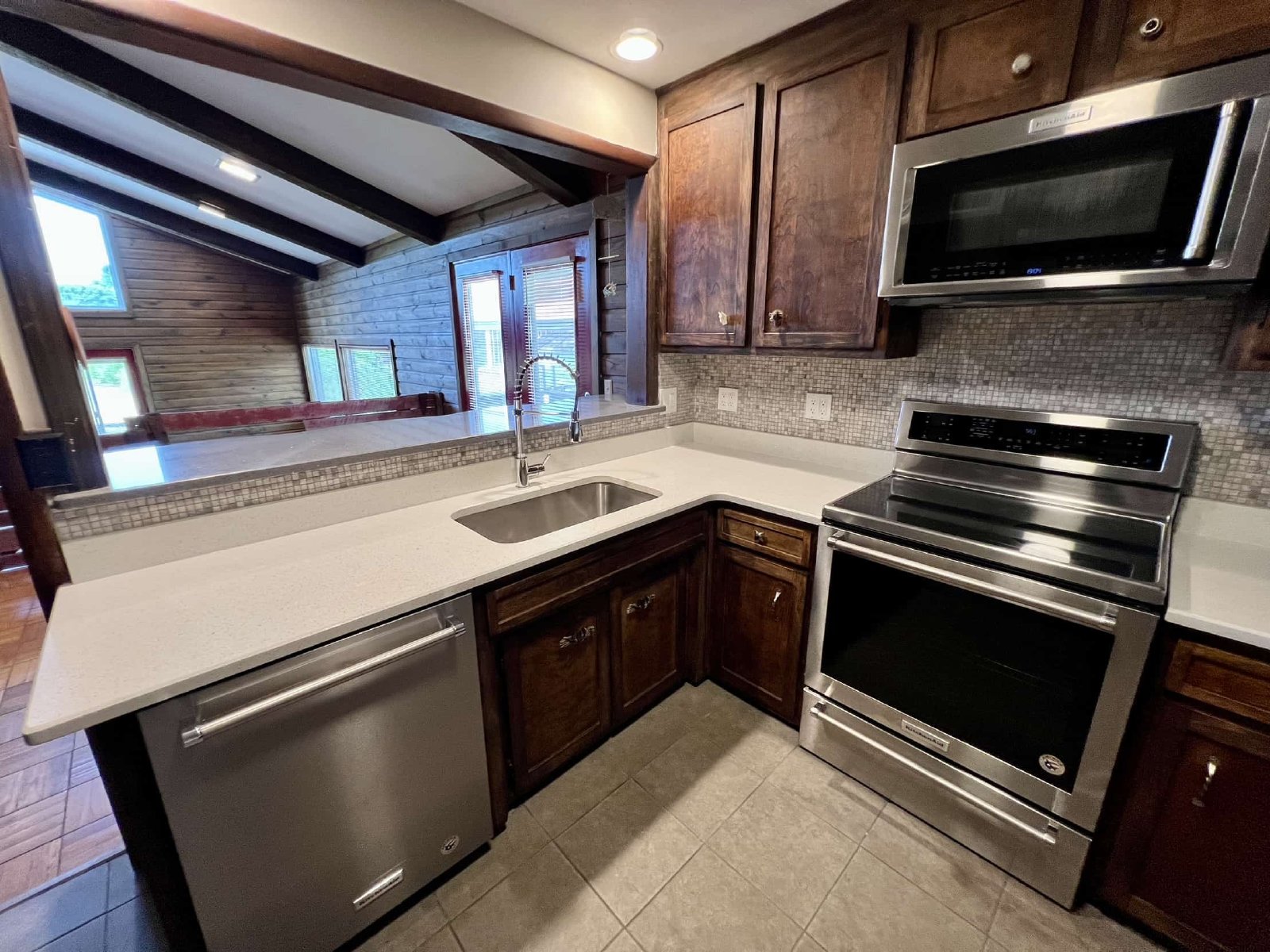 Cabin Style Home on Equestrian Farm *Private Pool* property image
