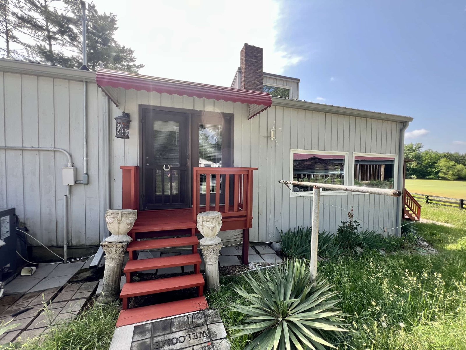 Cabin Style Home on Equestrian Farm *Private Pool* property image