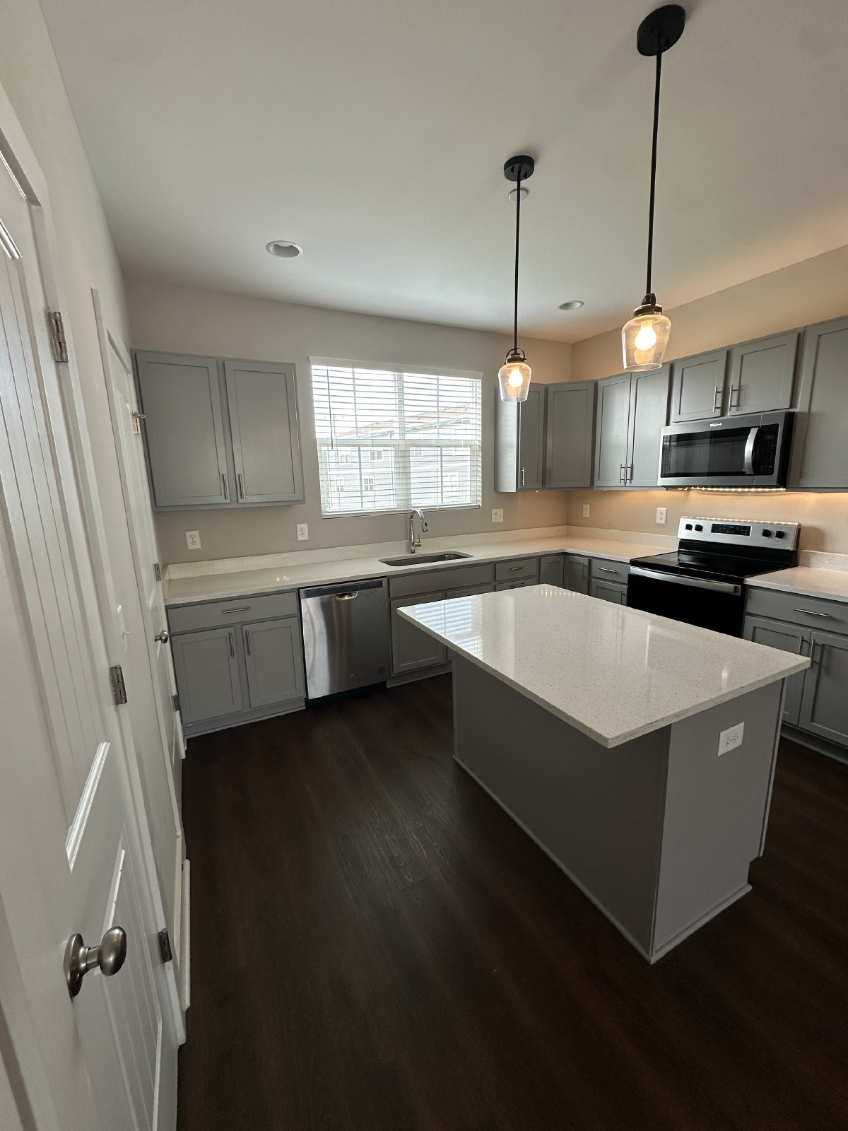 Beautiful 2 Bedroom 2.5 Bathroom Townhome - CHAPEL HILL property image