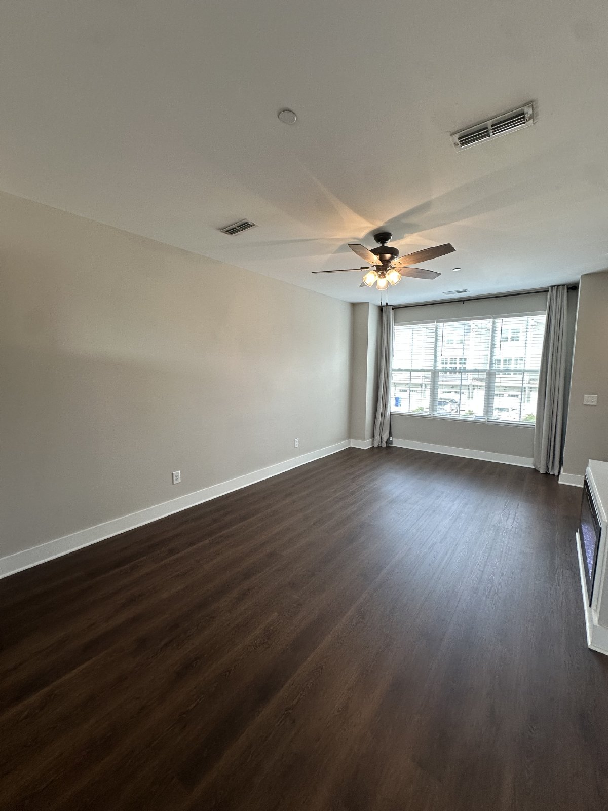 Beautiful 2 Bedroom 2.5 Bathroom Townhome - CHAPEL HILL property image