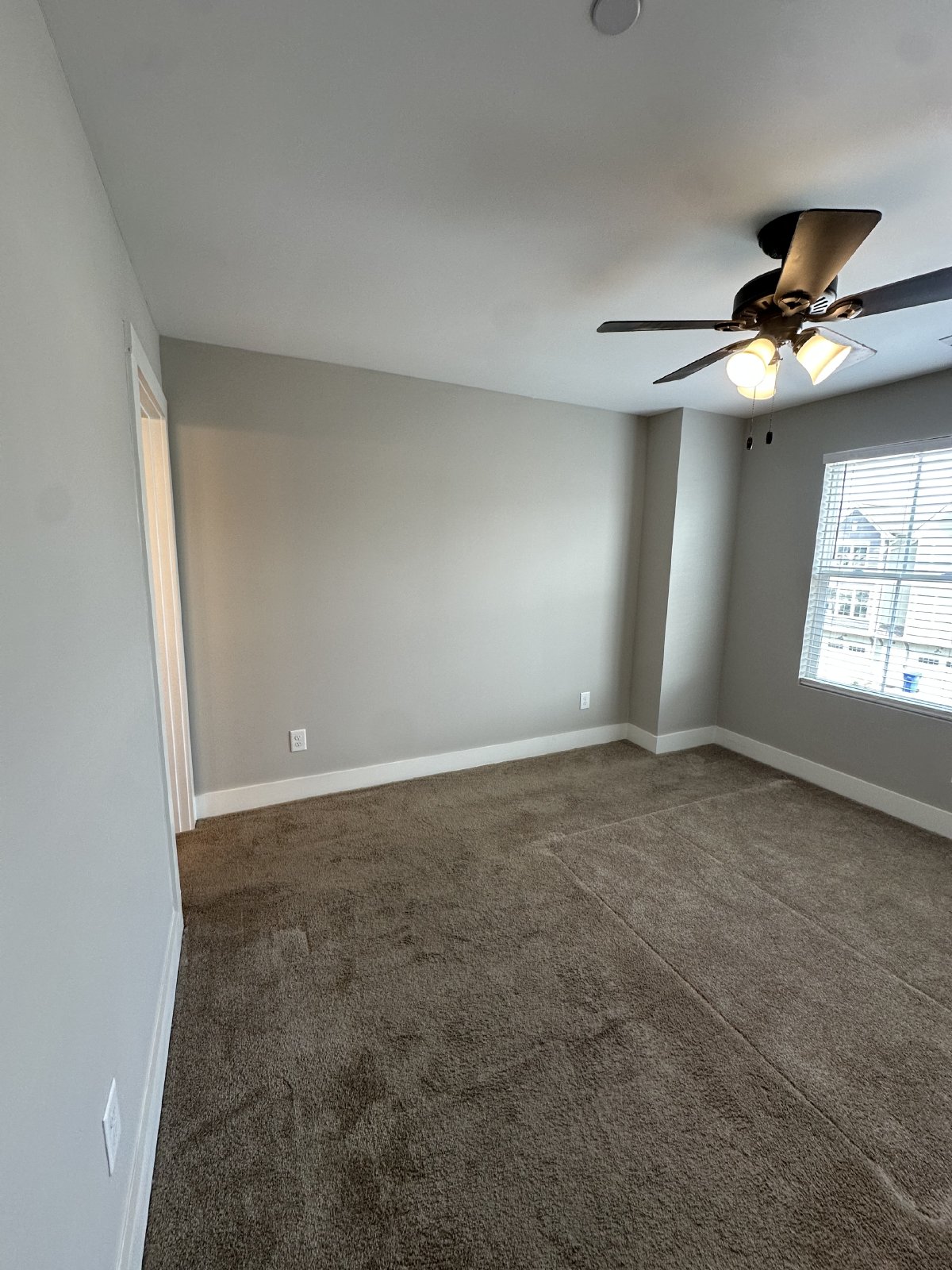 Beautiful 2 Bedroom 2.5 Bathroom Townhome - CHAPEL HILL property image