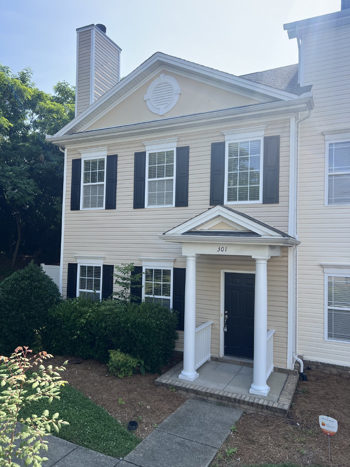Available Now! 3 BR 2.5 Bath End Unit Townhome in Davidson County! property image