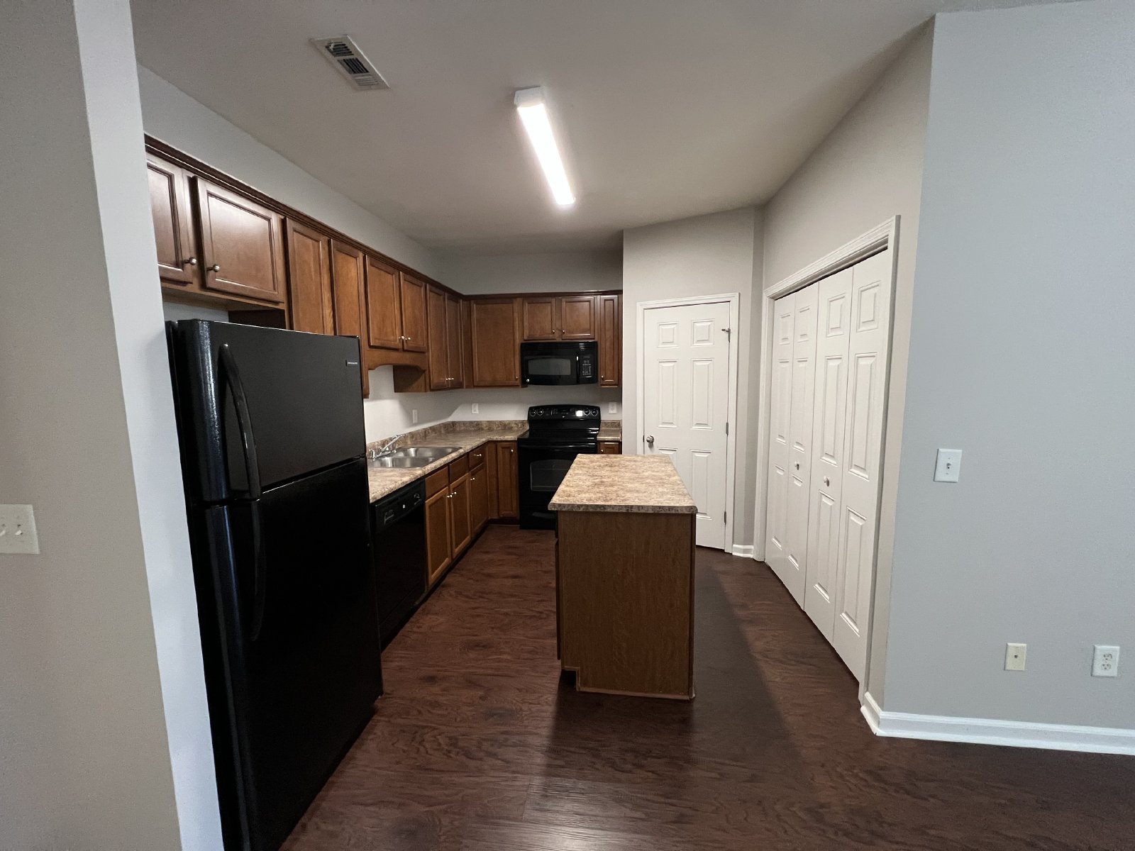 Available Now! 3 BR 2.5 Bath End Unit Townhome in Davidson County! property image