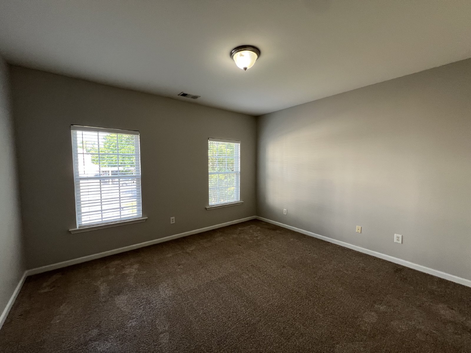 Available Now! 3 BR 2.5 Bath End Unit Townhome in Davidson County! property image