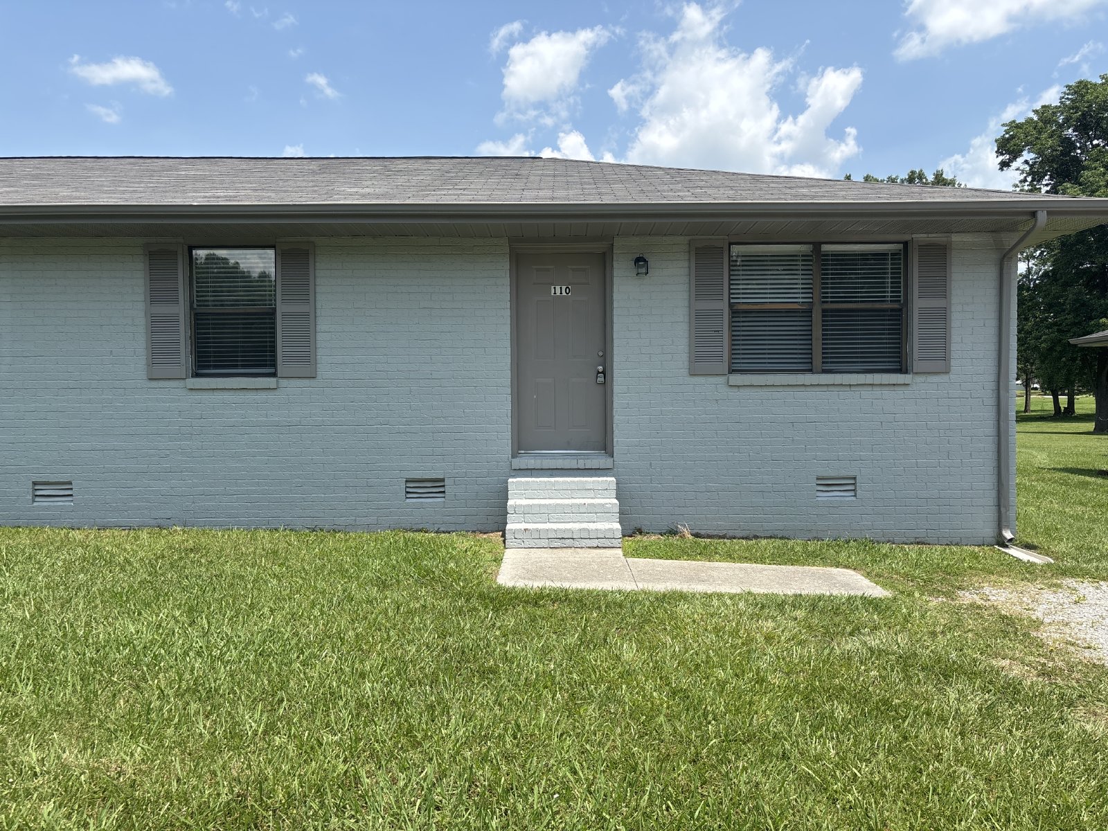 Renovated 2 Bedroom Duplex in Manchester! property image