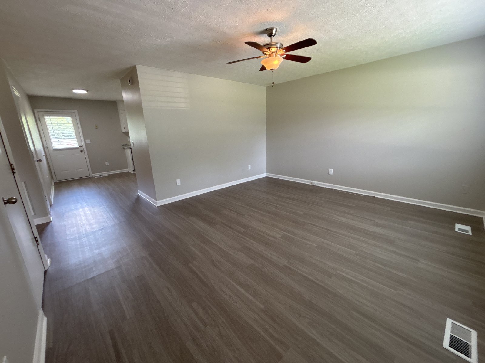 Renovated 2 Bedroom Duplex in Manchester! property image