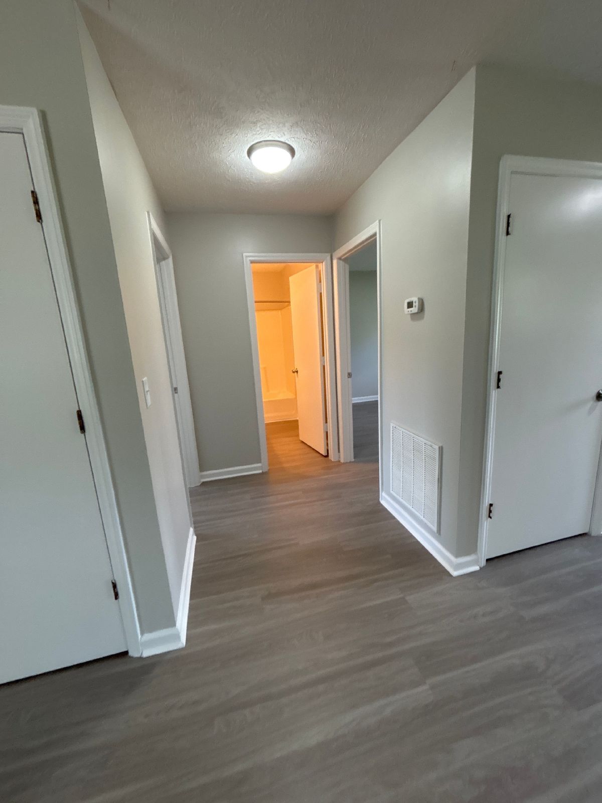 Renovated 2 Bedroom Duplex in Manchester! property image
