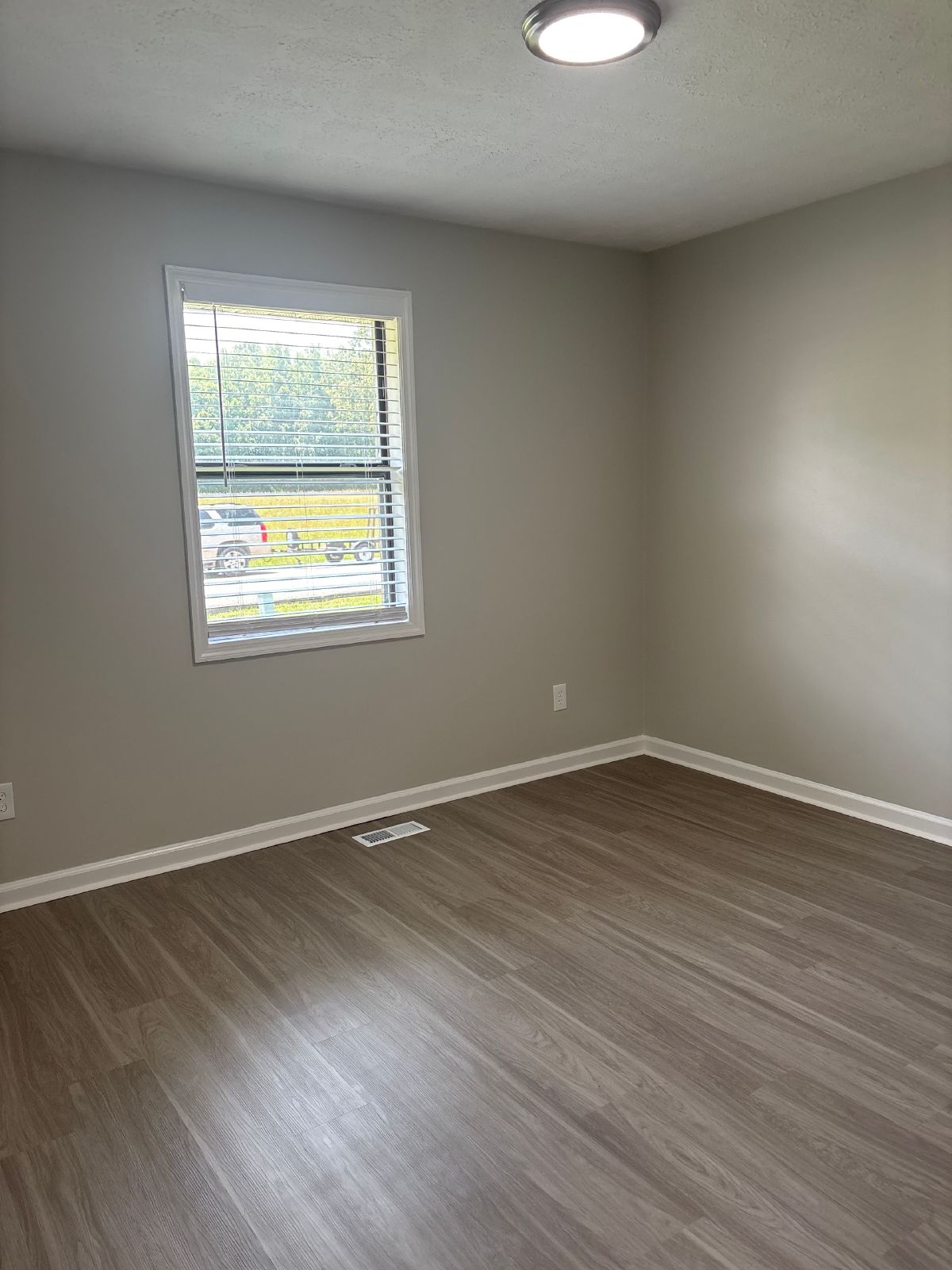 Renovated 2 Bedroom Duplex in Manchester! property image