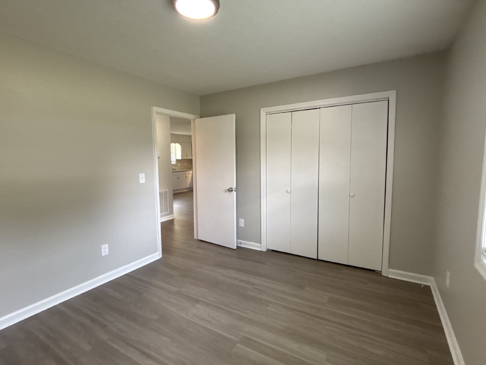 Renovated 2 Bedroom Duplex in Manchester! property image