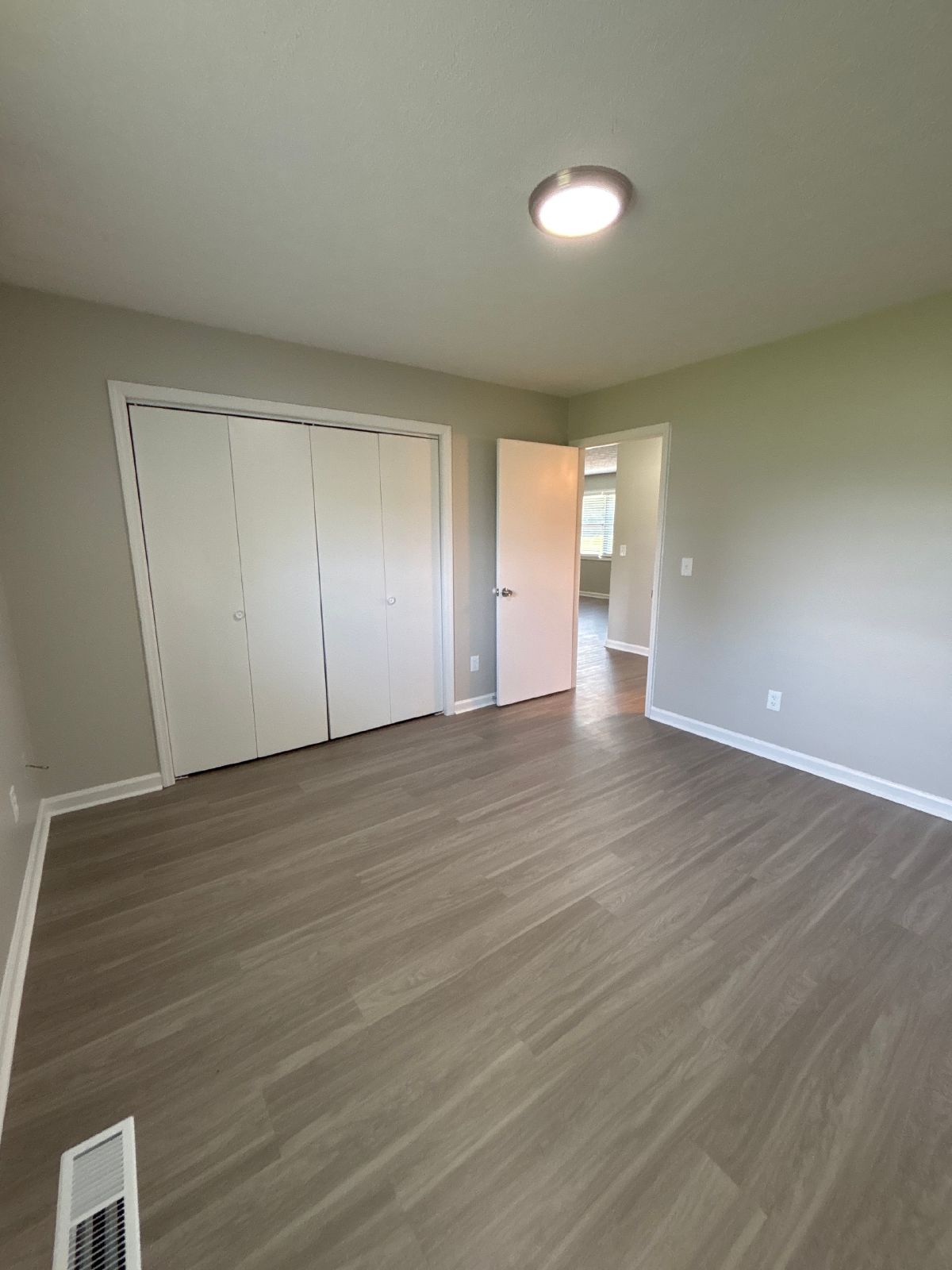 Renovated 2 Bedroom Duplex in Manchester! property image