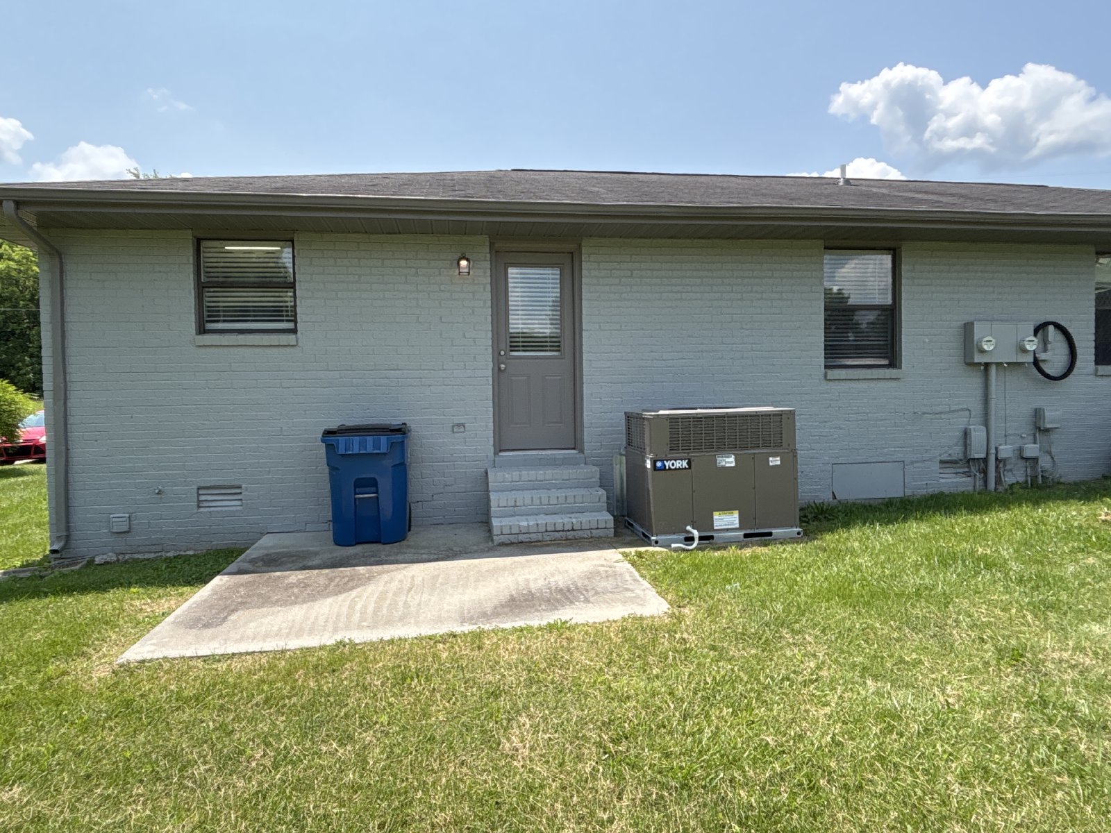 Renovated 2 Bedroom Duplex in Manchester! property image