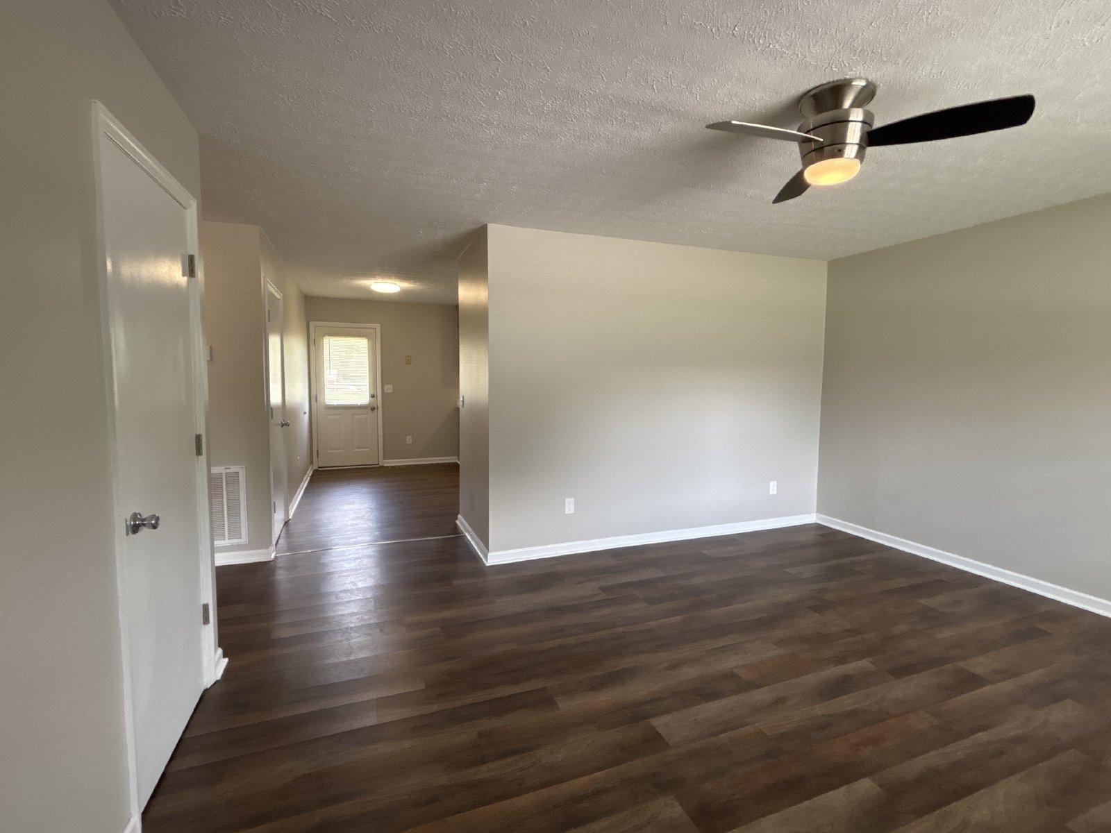 Freshly Renovated 2 Bedroom Duplex in Manchester! property image