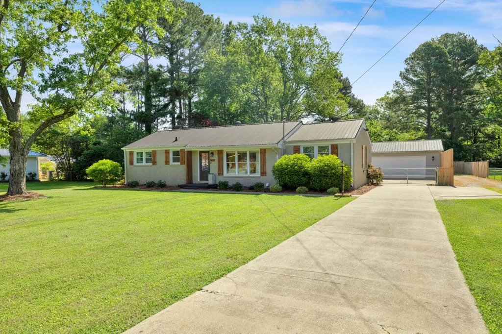Charming 2 Bed Home I Open Floor Plan w/ Bonus Room Near MTSU property image