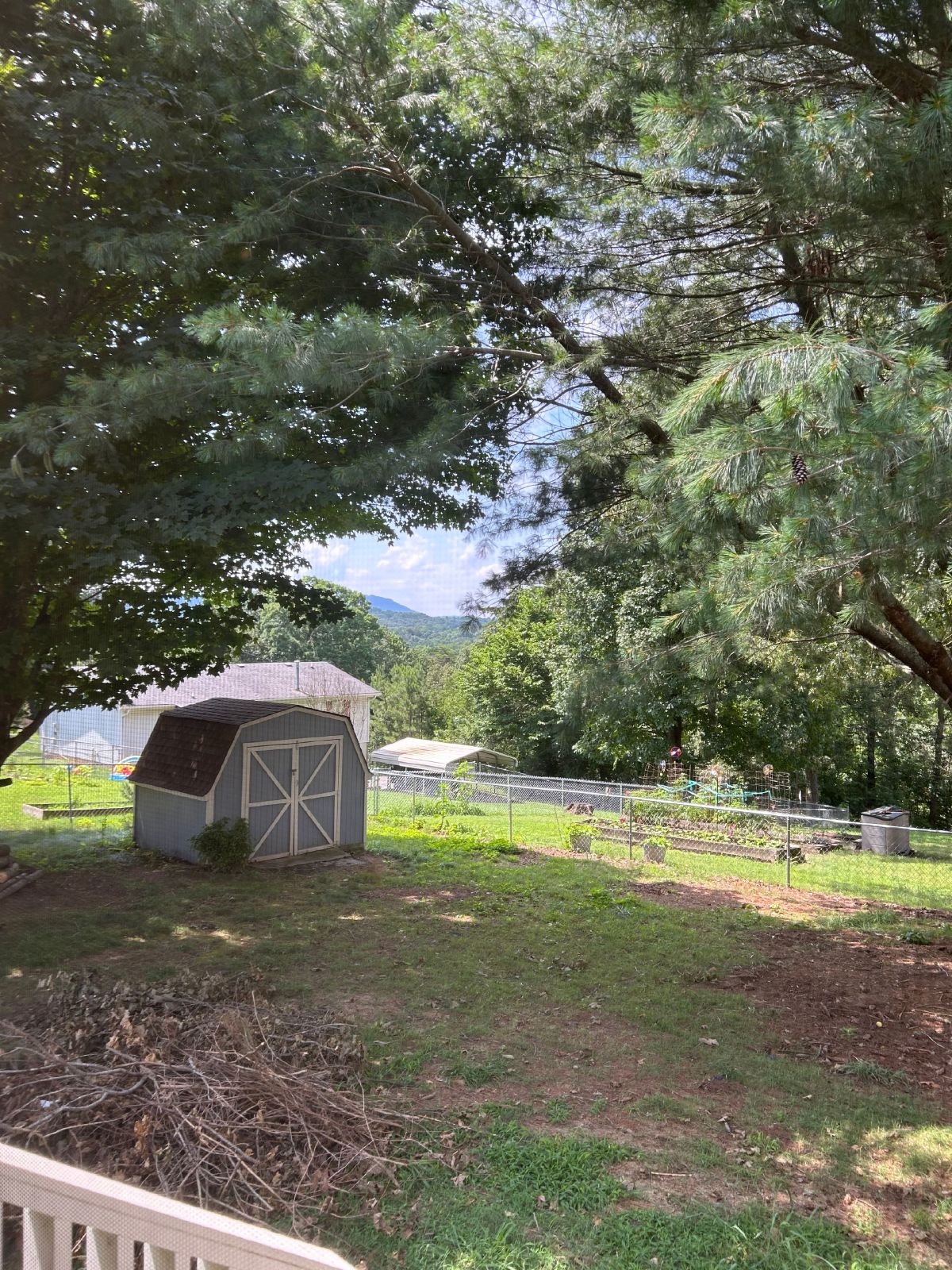 3 Bed, 2.5 Baths, Fenced Back Yard, Huge Screened in Back Porch w Beautiful Views! property image
