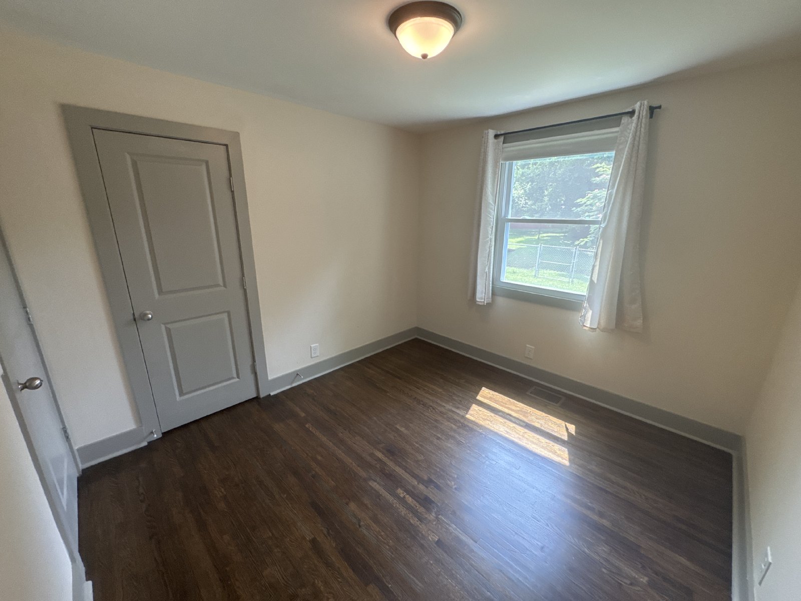 For Rent – Fully Renovated 3-Bed, 2-Bath Home in Prime Location! property image