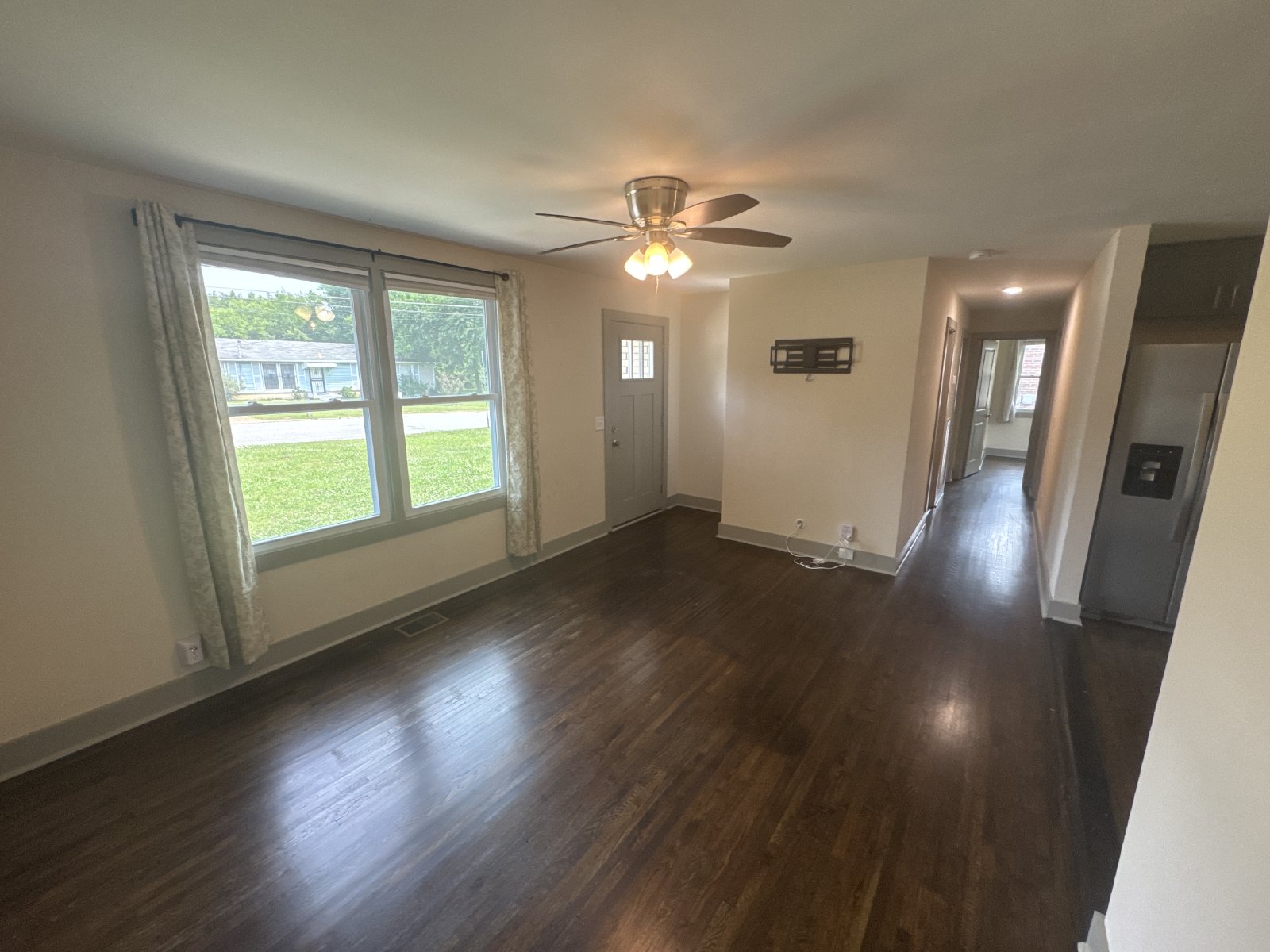 For Rent – Fully Renovated 3-Bed, 2-Bath Home in Prime Location! property image