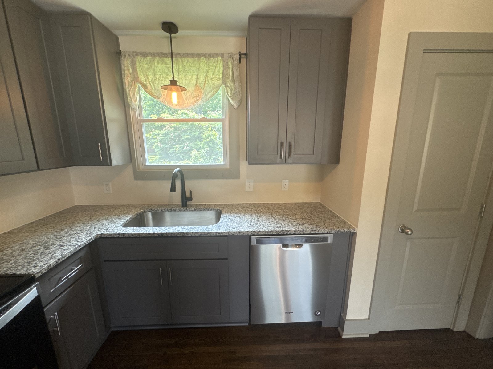 For Rent – Fully Renovated 3-Bed, 2-Bath Home in Prime Location! property image