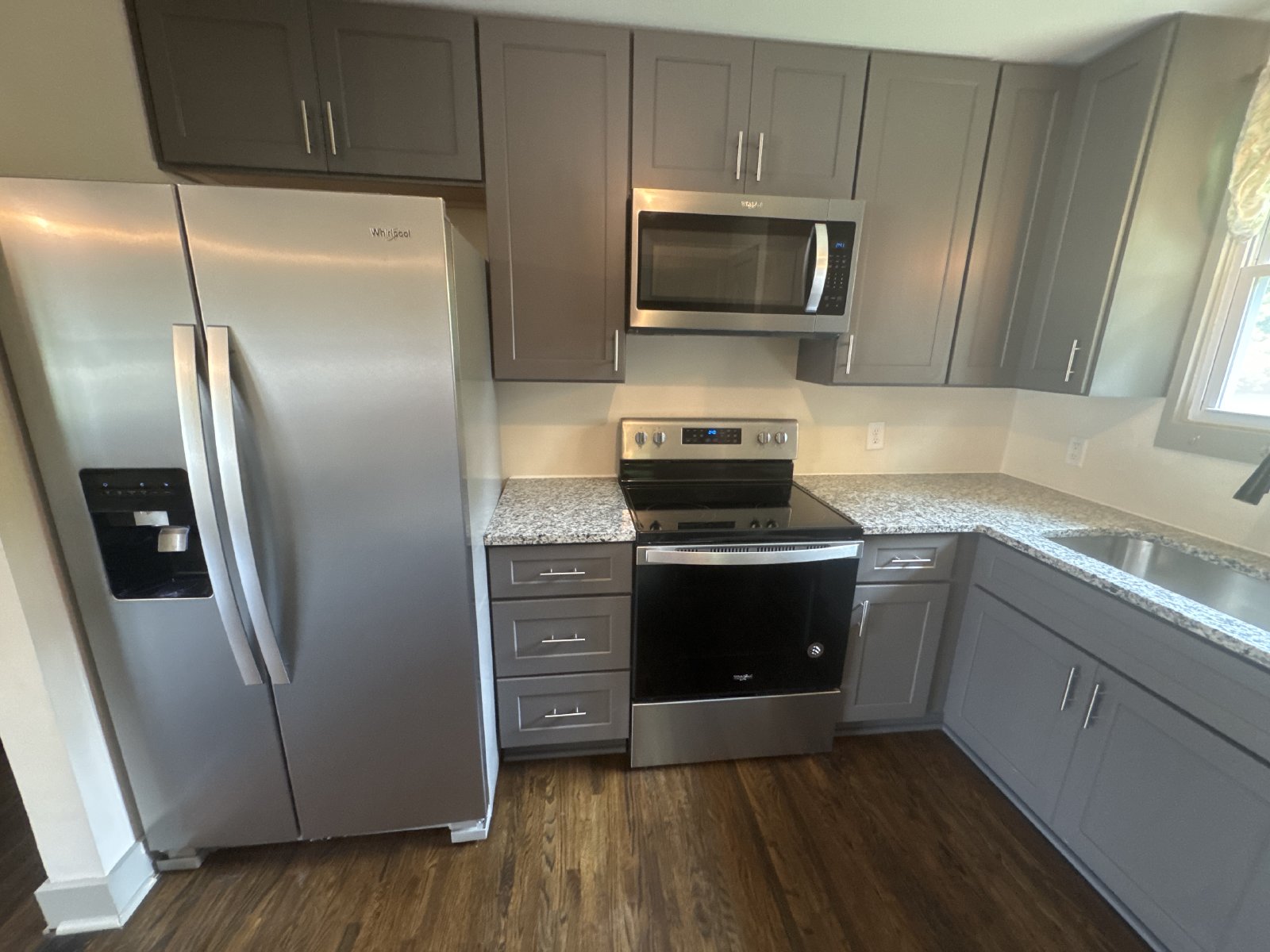 For Rent – Fully Renovated 3-Bed, 2-Bath Home in Prime Location! property image