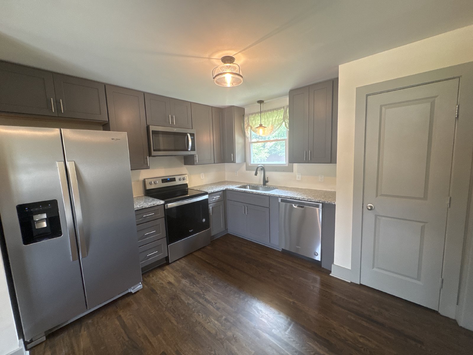 For Rent – Fully Renovated 3-Bed, 2-Bath Home in Prime Location! property image