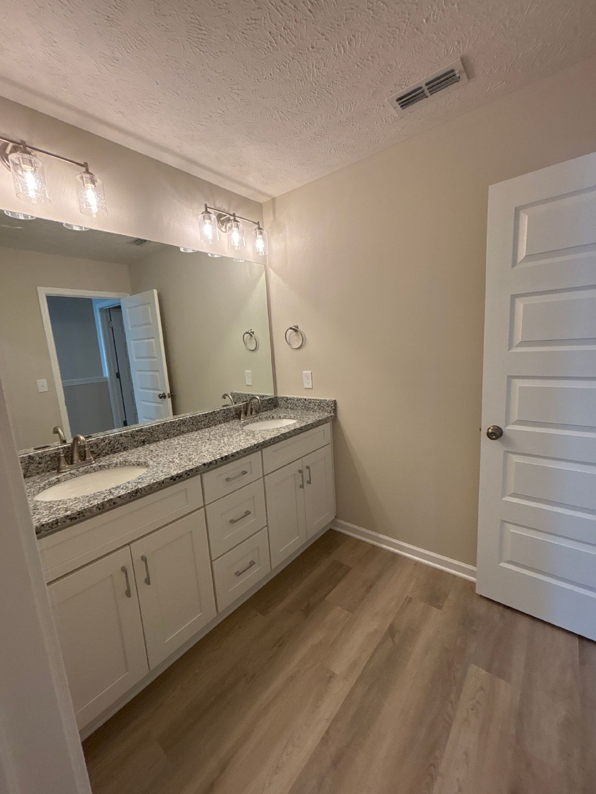 BRAND NEW 4 Bed 3 Bath Townhome Near The Heart Of Shelbyville! property image