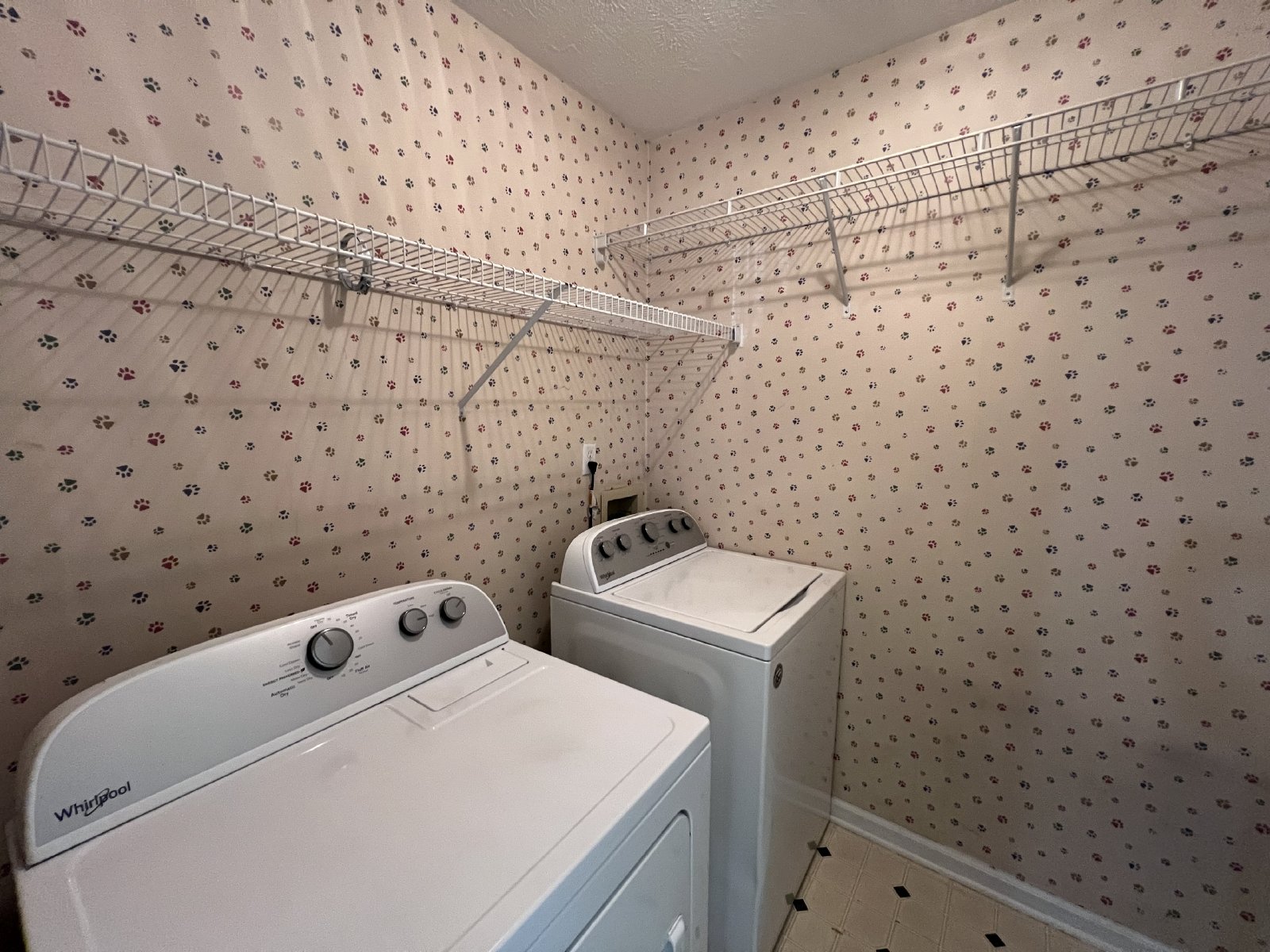 Smyrna Brick 4 bedrooms Available Now! Primary Bedroom Downstairs property image