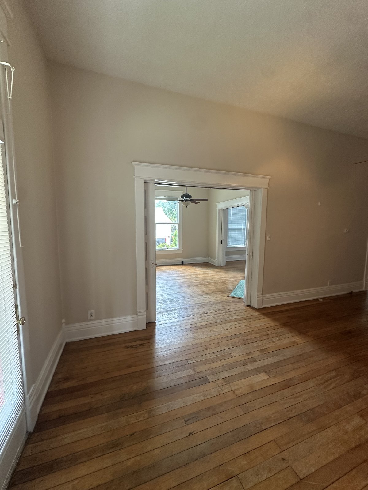 Beautiful and Spacious 2 BR 1 BA Apartment located in Downtown Murfreesboro property image