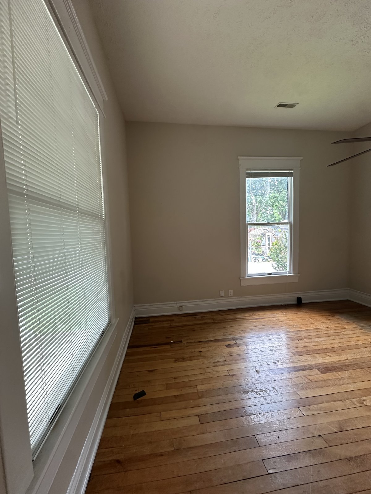 Beautiful and Spacious 2 BR 1 BA Apartment located in Downtown Murfreesboro property image
