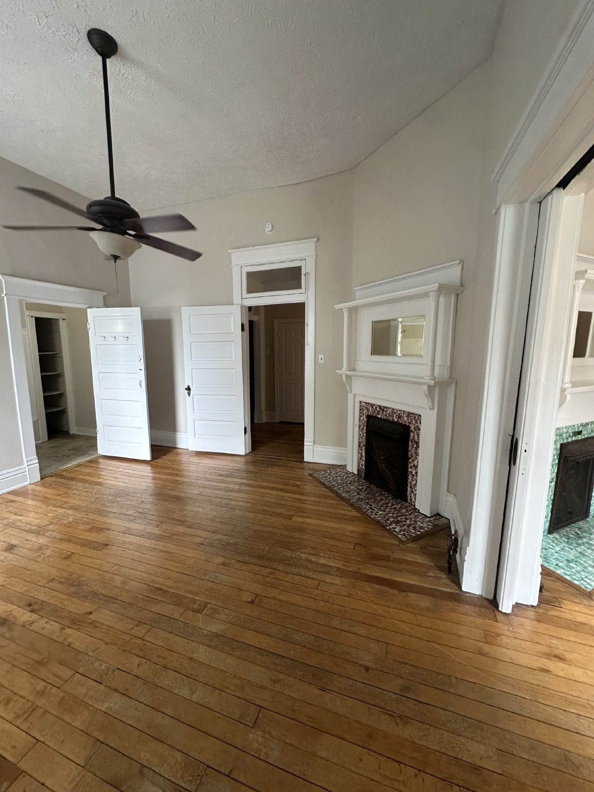 Beautiful and Spacious 2 BR 1 BA Apartment located in Downtown Murfreesboro property image