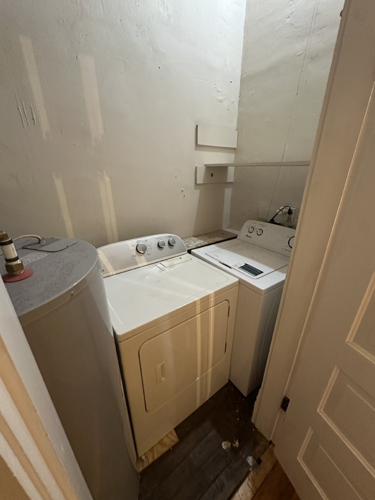 Beautiful and Spacious 2 BR 1 BA Apartment located in Downtown Murfreesboro property image