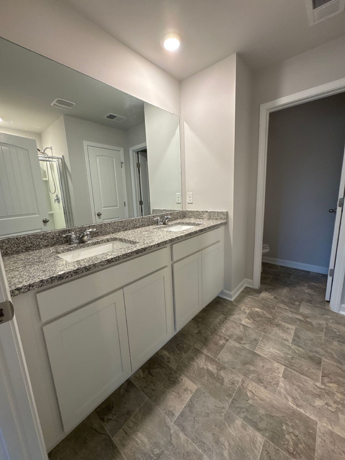 Beautiful 3BR/2.5BA Townhome in a Prime Location! property image