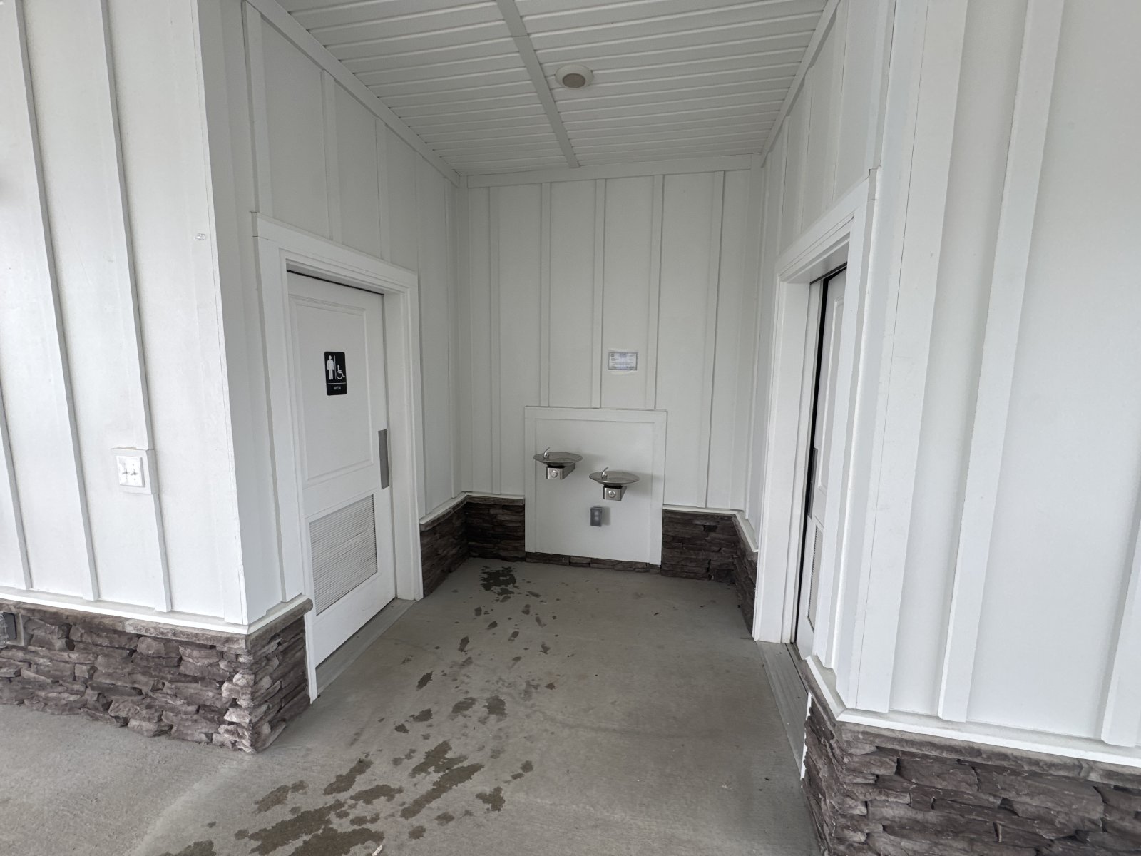 Beautiful 3BR/2.5BA Townhome in a Prime Location! property image