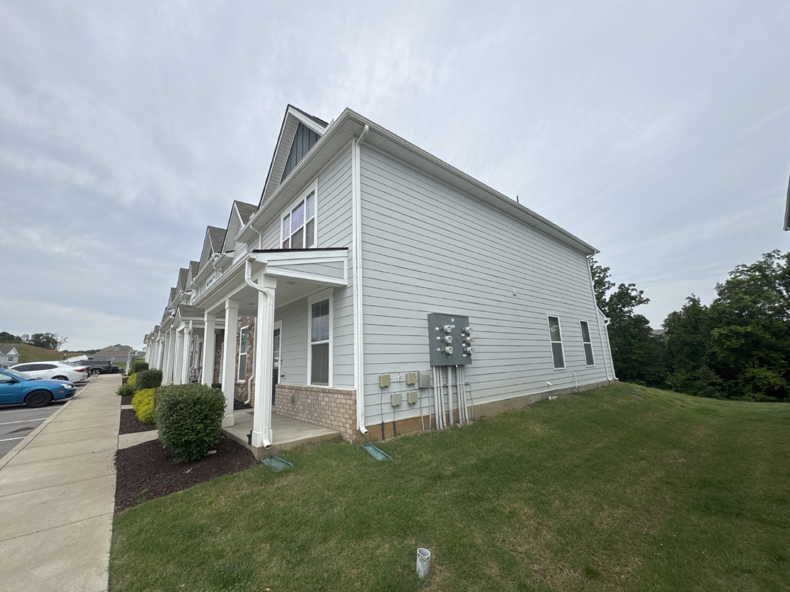 Beautiful 3BR/2.5BA Townhome in a Prime Location! property image