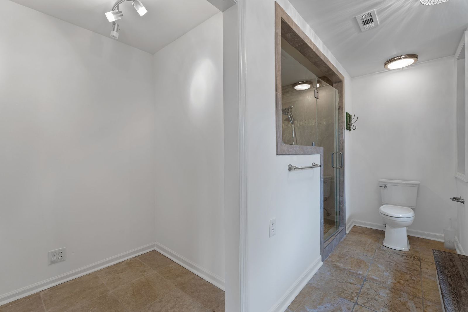 Spacious Cul-de-Sac Home in Sought-After Riverside – Bellevue / West Nashville property image