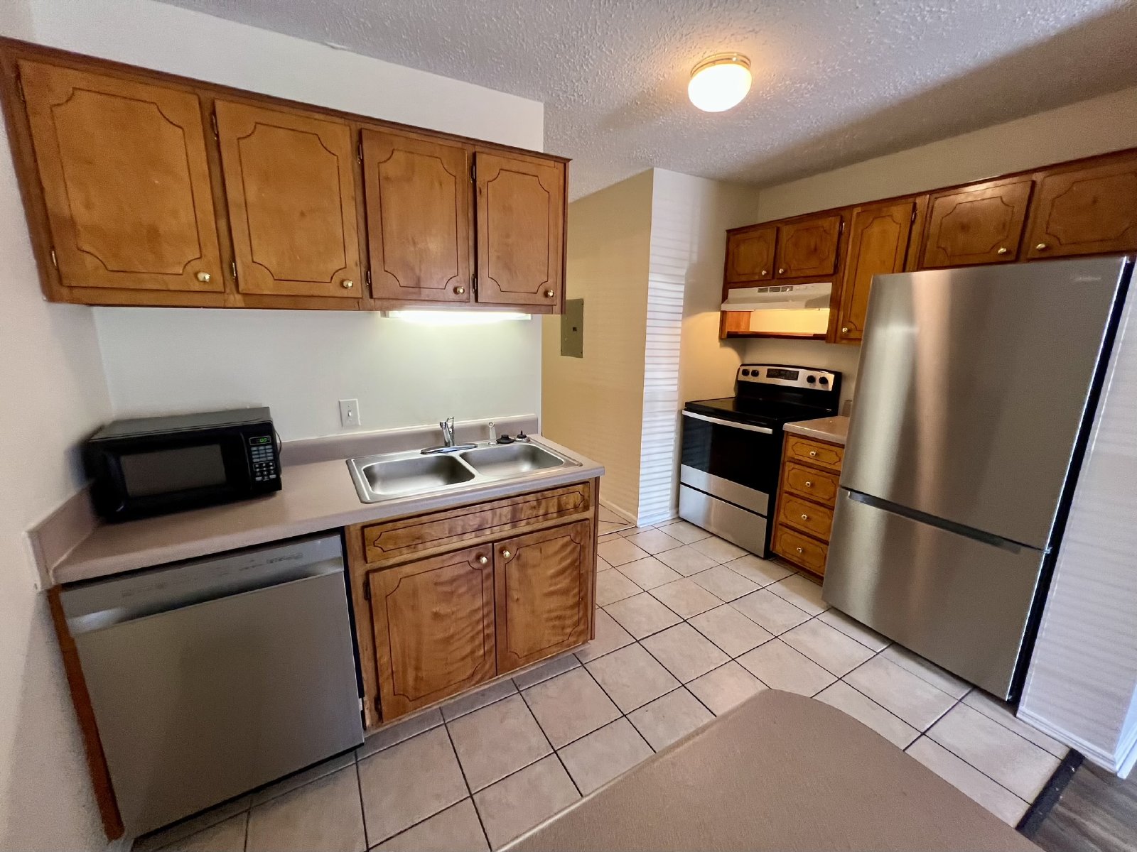 *Upgraded Unit* 1 Bed, 1 Bath Apartment - Ground Level - FREE WATER! property image