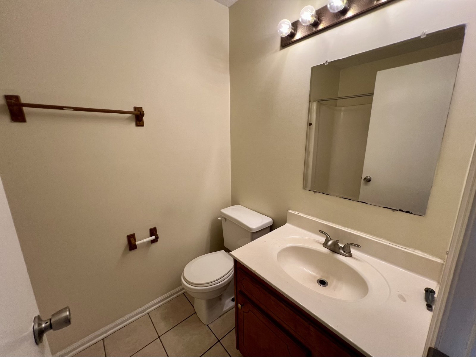 *Upgraded Unit* 1 Bed, 1 Bath Apartment - Ground Level - FREE WATER! property image