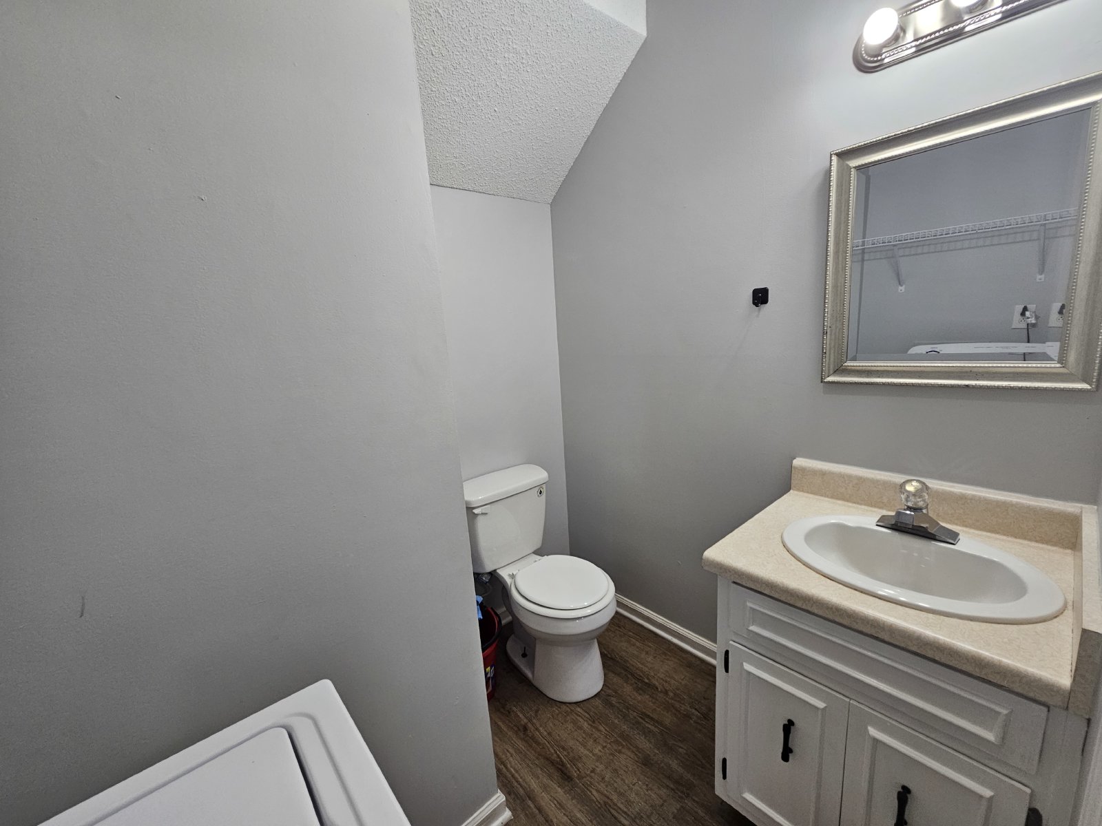 Spacious 2-Story Duplex in Tullahoma! property image