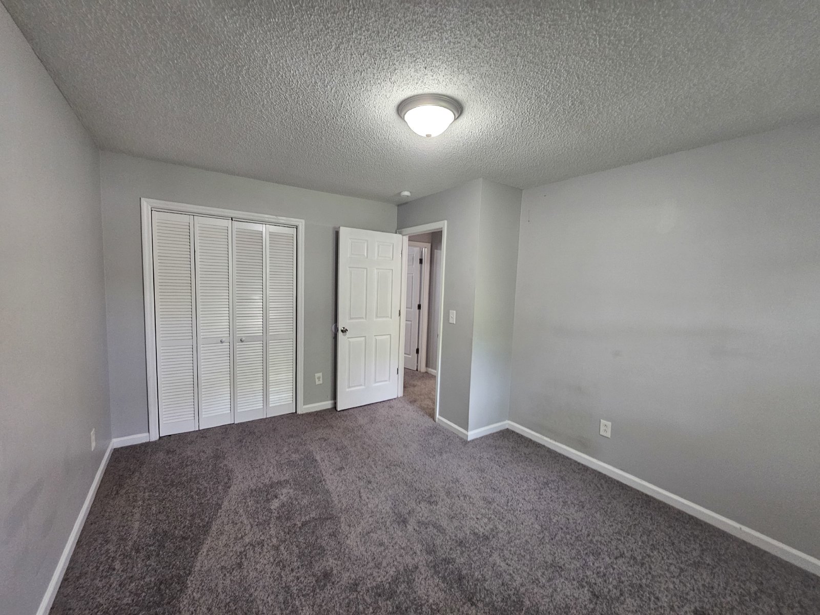 Spacious 2-Story Duplex in Tullahoma! property image