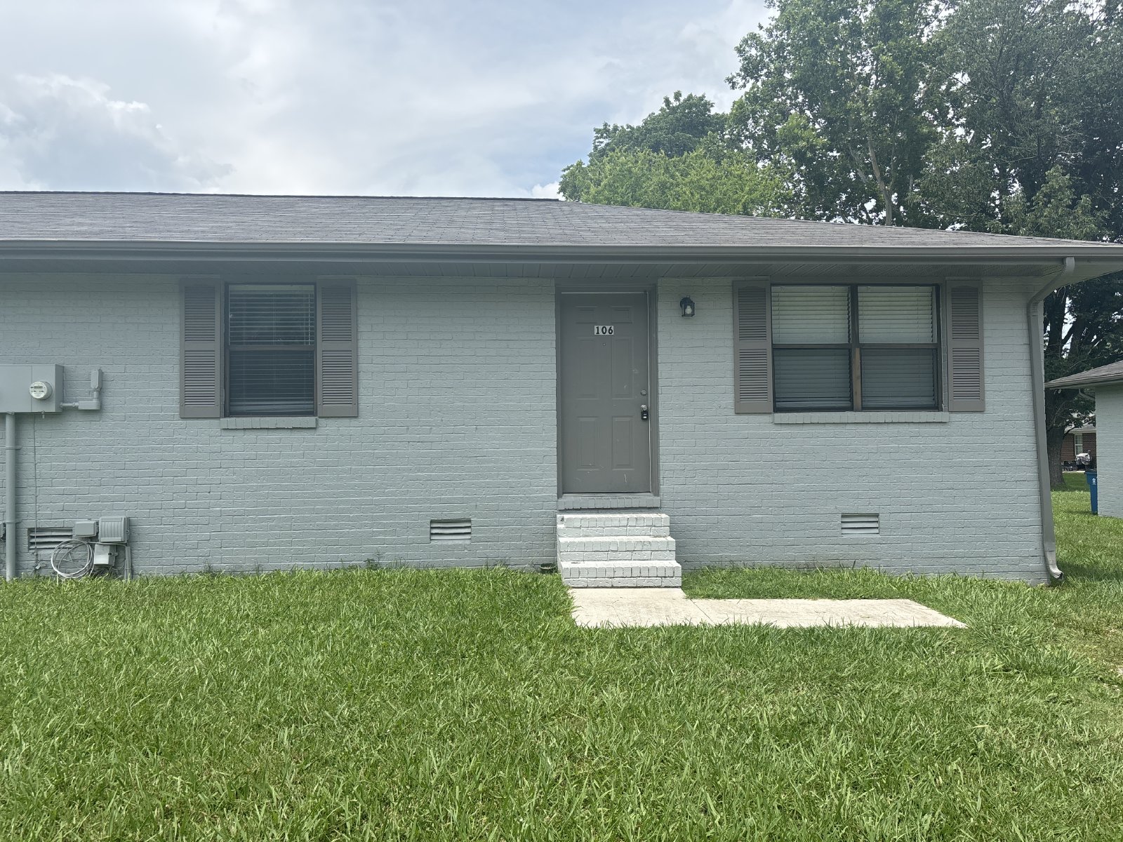 1/2 OFF MOVE IN SPECIAL! - 2 Bedroom Duplex in Manchester! property image